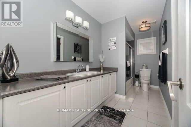 8 Barnes Court, Brampton, Ontario  L7A 1J1 - Photo 36 - W12544278