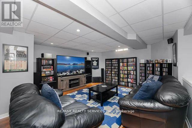 8 Barnes Court, Brampton, Ontario  L7A 1J1 - Photo 42 - W12544278