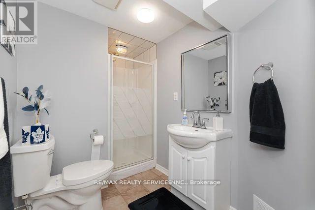 8 Barnes Court, Brampton, Ontario  L7A 1J1 - Photo 46 - W12544278