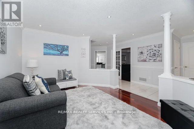 8 Barnes Court, Brampton, Ontario  L7A 1J1 - Photo 8 - W12544278