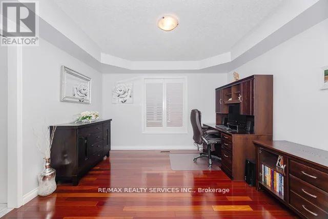 8 Barnes Court, Brampton, Ontario  L7A 1J1 - Photo 9 - W12544278