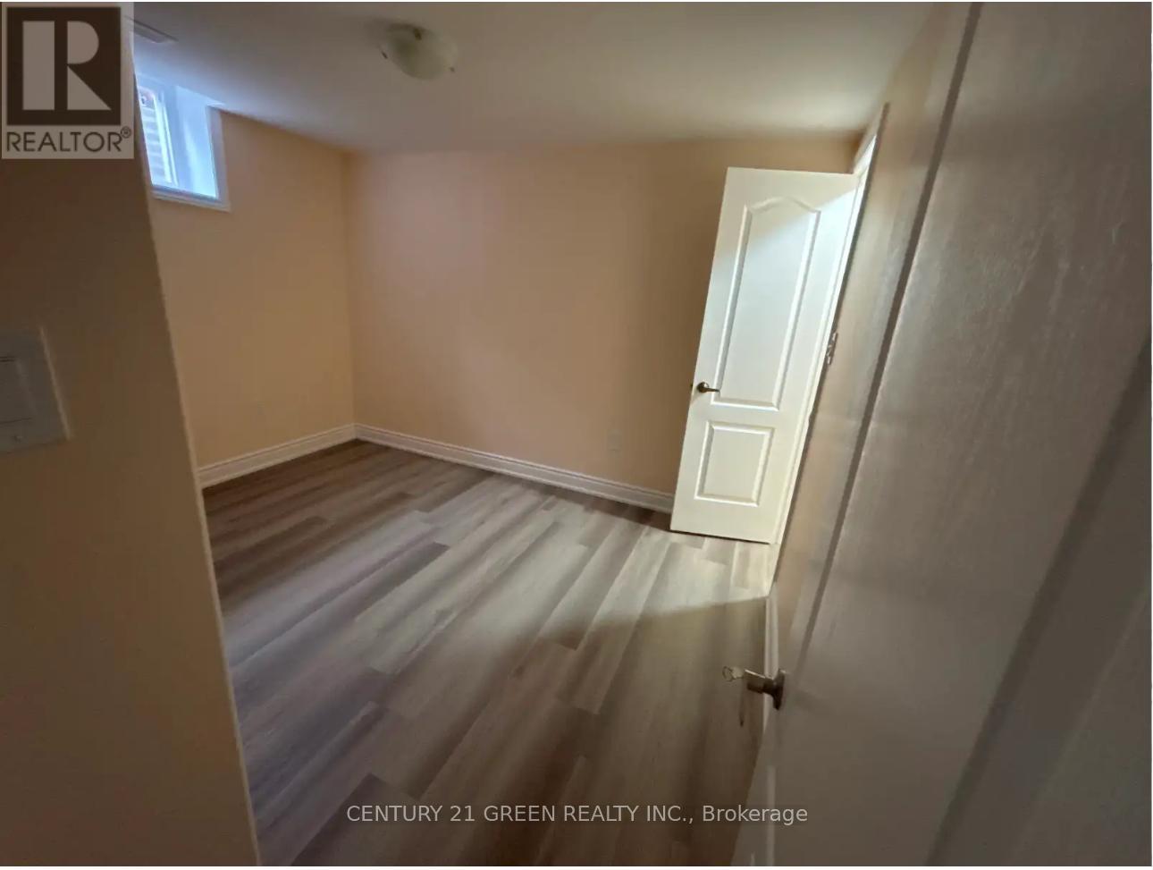 6335 Plowmans Drive, Mississauga, Ontario  L5N 3W1 - Photo 2 - W12544302