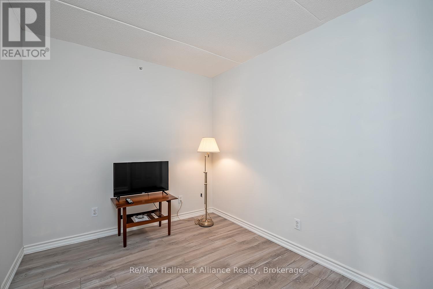 107 - 1820 Walkers Line, Burlington, Ontario  L7M 4V4 - Photo 24 - W12544490