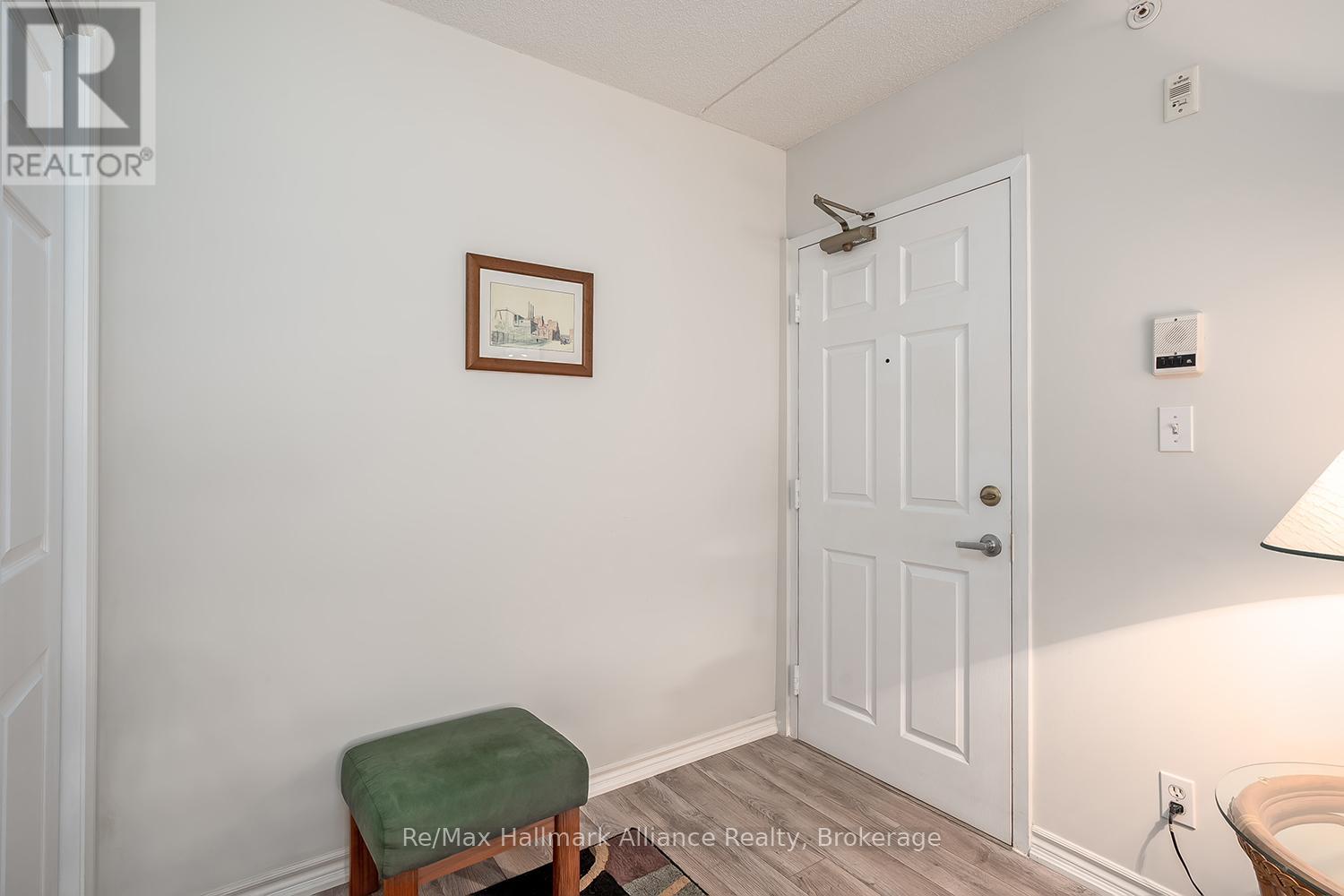 107 - 1820 Walkers Line, Burlington, Ontario  L7M 4V4 - Photo 5 - W12544490