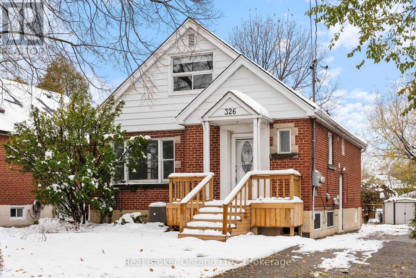 Main Floor - 326 East 19th Street, Hamilton, Ontario  L9A 4S8 - Photo 2 - X12544520