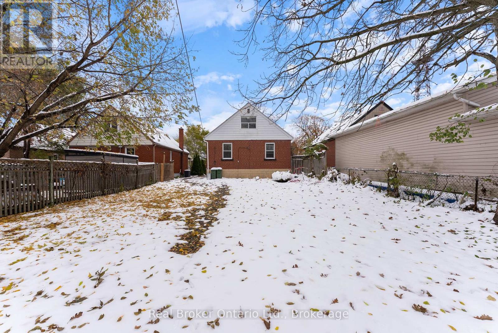 Main Floor - 326 East 19th Street, Hamilton, Ontario  L9A 4S8 - Photo 26 - X12544520