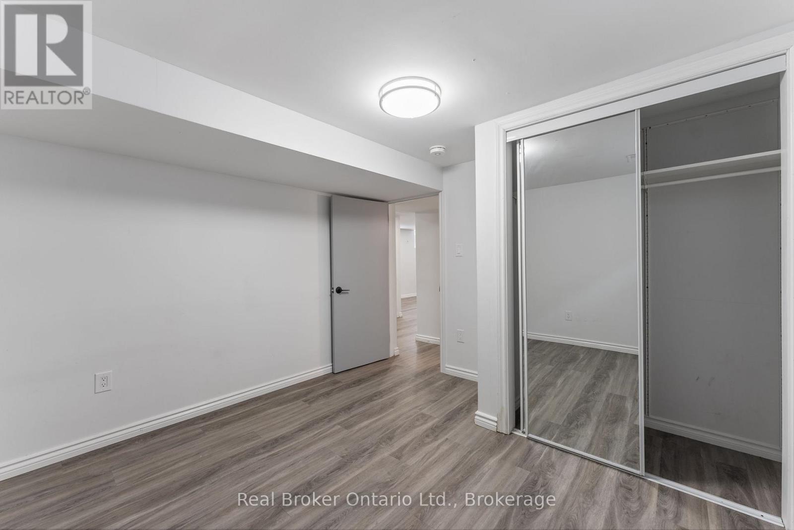 Lower Unit - 326 East 19th Street, Hamilton, Ontario  L9A 4S8 - Photo 10 - X12544526