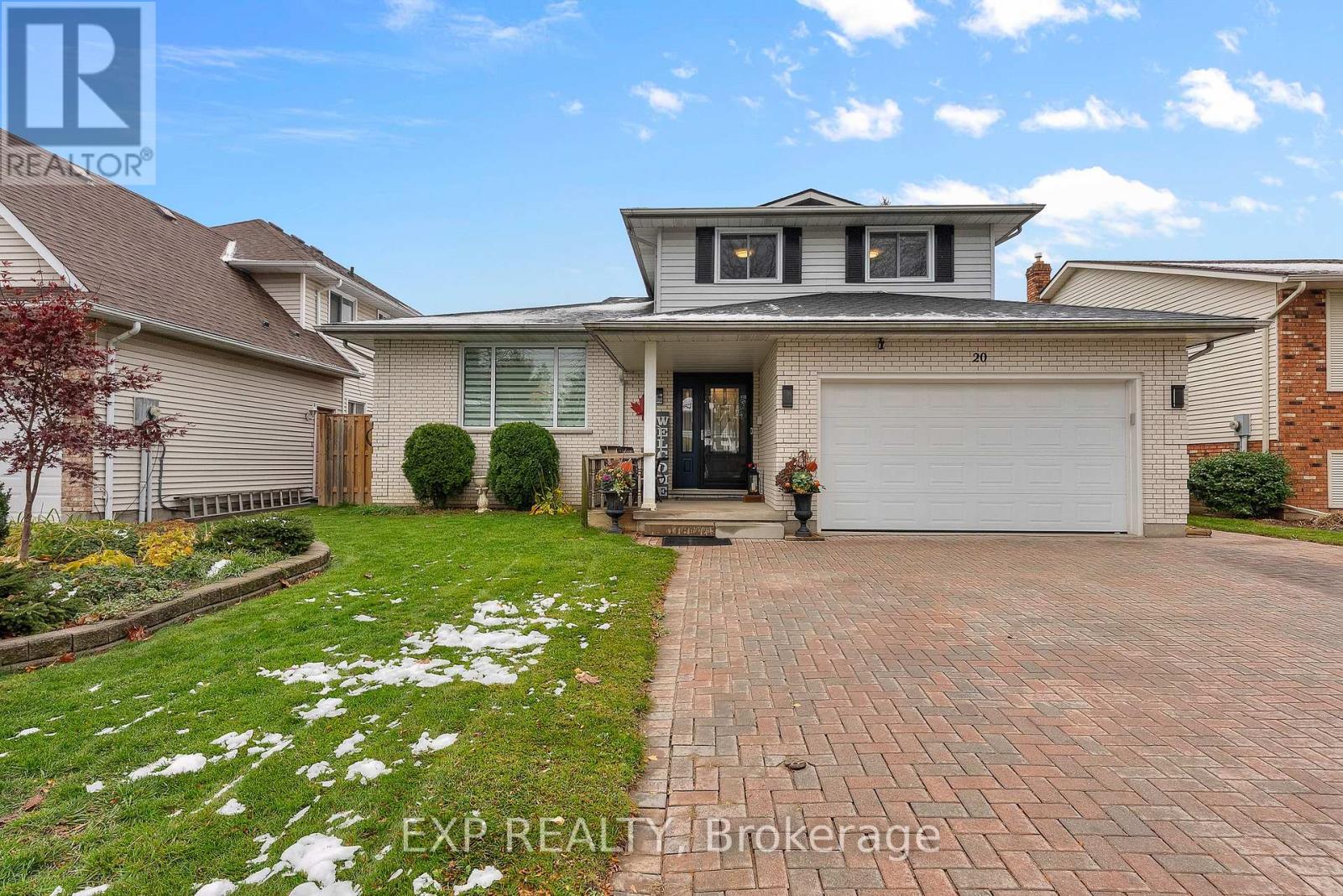 20 Carluccio Crescent, St. Catharines, Ontario  L2M 7V5 - Photo 4 - X12544334