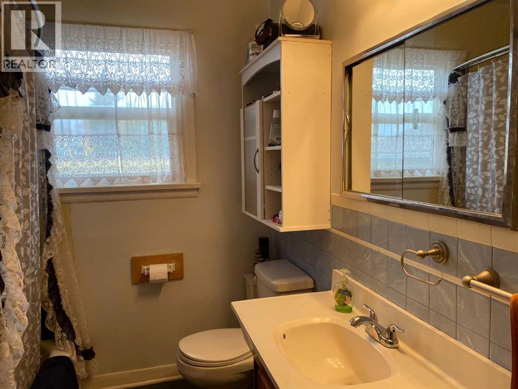 5207 49 Street, Ponoka, Alberta  T4J 1E1 - Photo 20 - A2229990