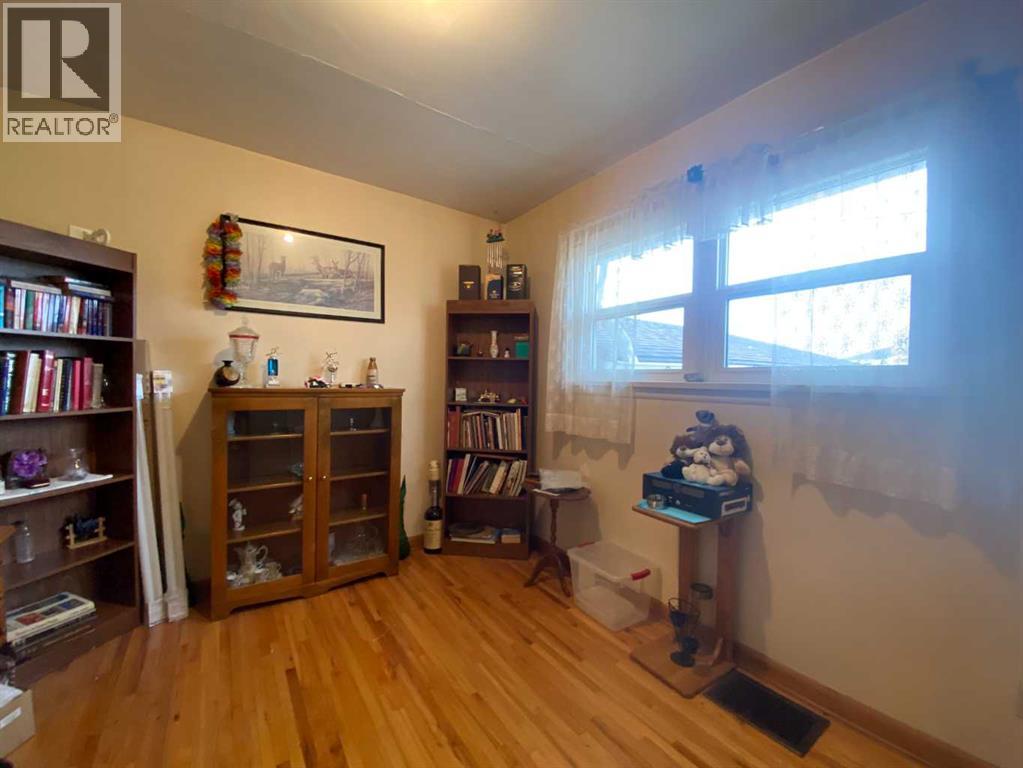 5207 49 Street, Ponoka, Alberta  T4J 1E1 - Photo 19 - A2229990