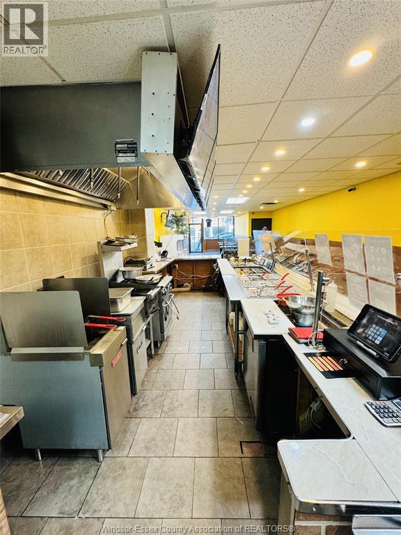 2130 Wyandotte Street West, Windsor, Ontario N9B 1J9 - Photo 14 - 25028767