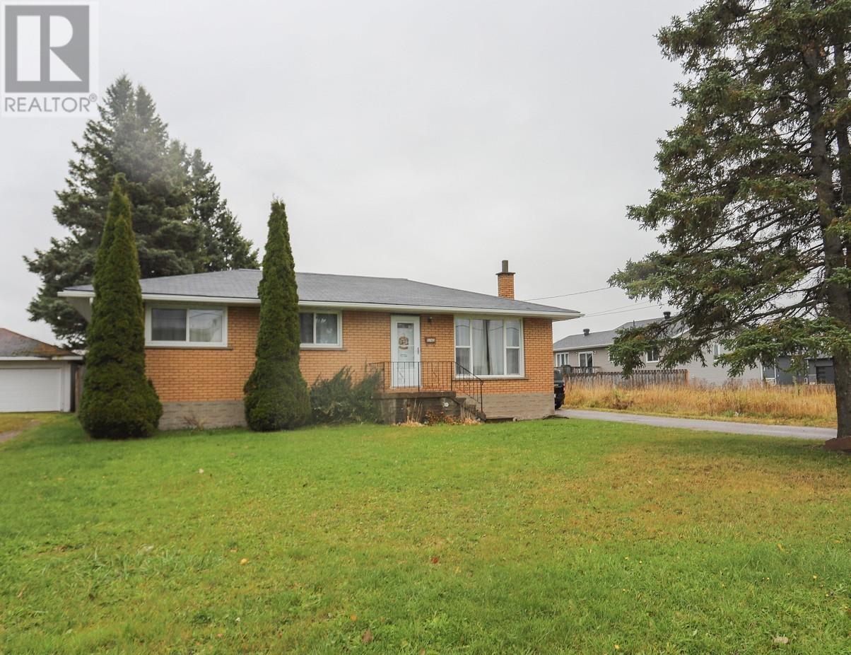 1142 Peoples Rd, Sault Ste. Marie, Ontario  P6C 3W5 - Photo 2 - SM253215