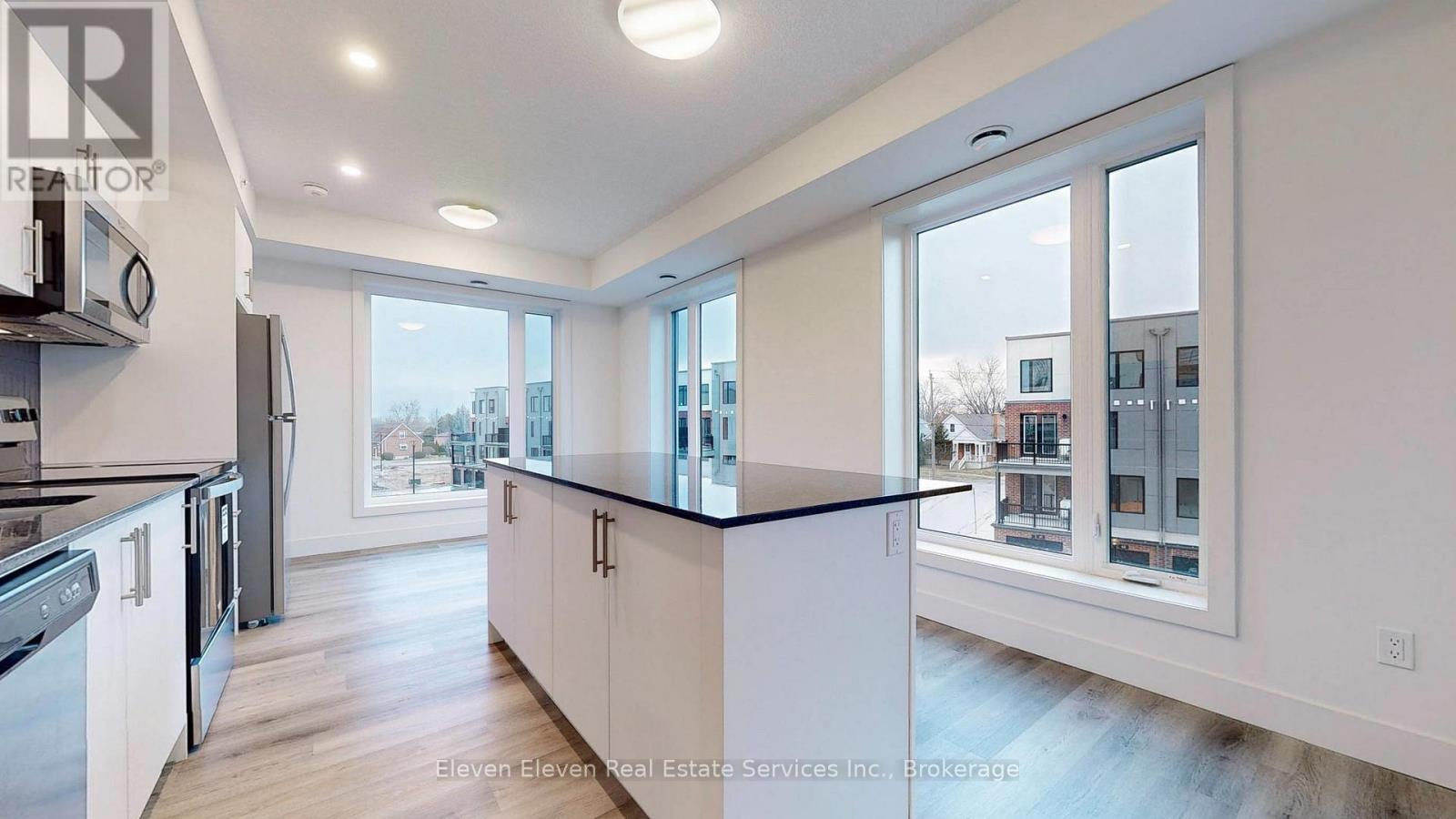 301 - 107 Roger Street, Waterloo, Ontario  N2J 0G3 - Photo 3 - X12544298