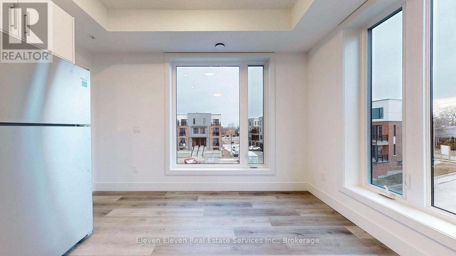 301 - 107 Roger Street, Waterloo, Ontario  N2J 0G3 - Photo 5 - X12544298