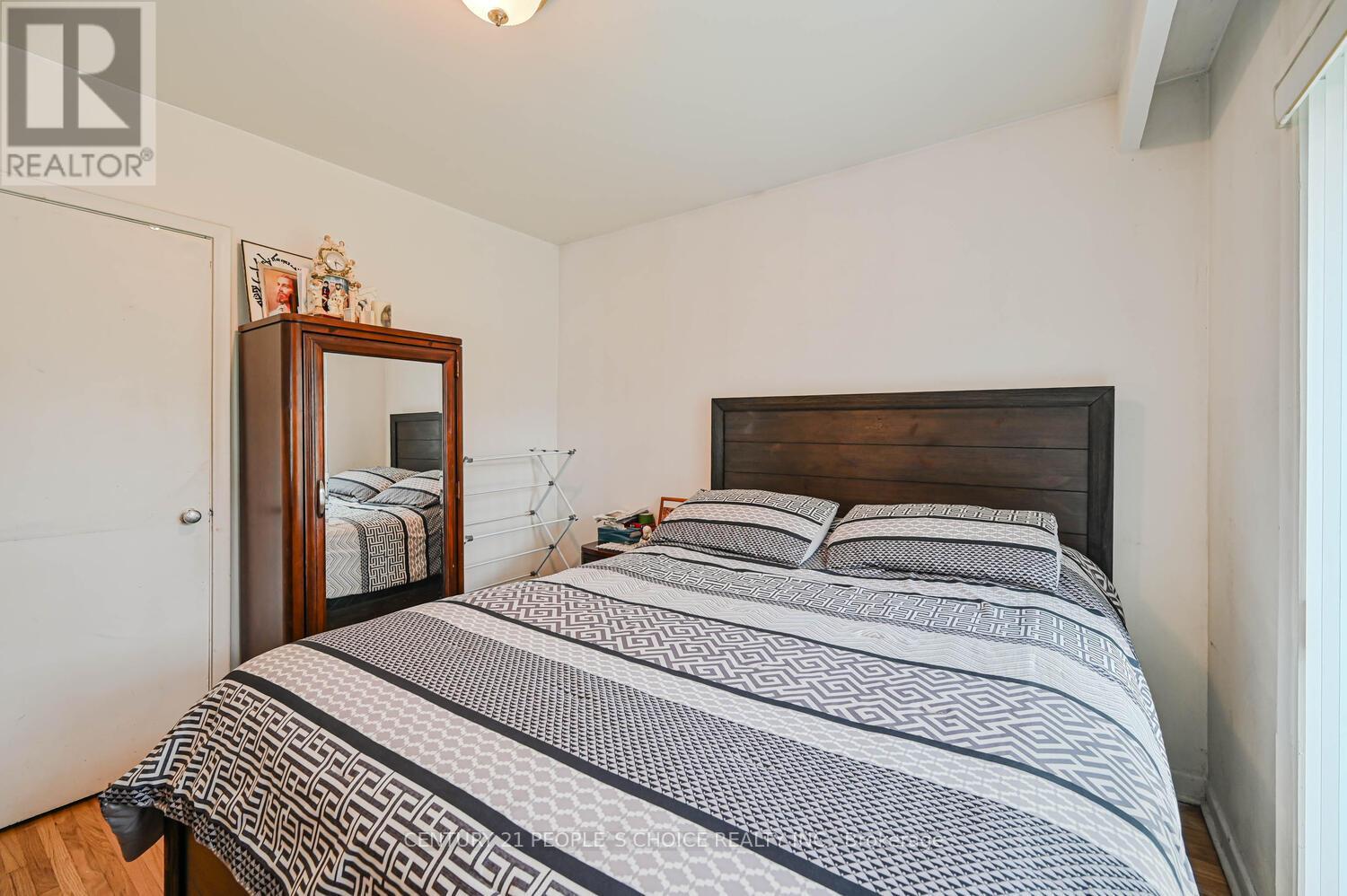 196 Taysham Crescent, Toronto, Ontario  M9V 1X7 - Photo 25 - W12543132