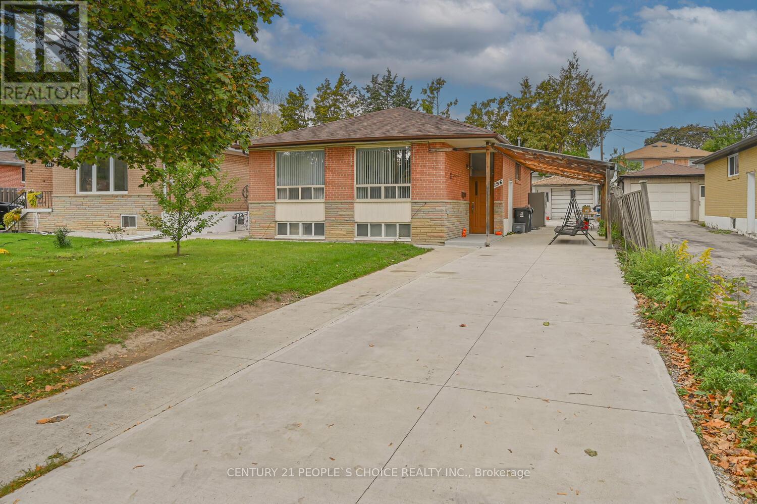 196 Taysham Crescent, Toronto, Ontario  M9V 1X7 - Photo 2 - W12543132