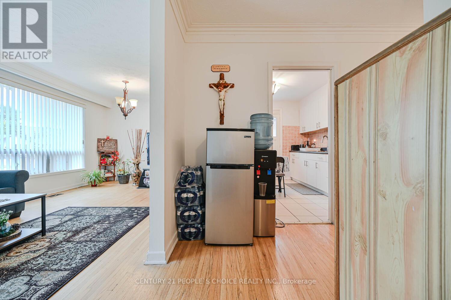 196 Taysham Crescent, Toronto, Ontario  M9V 1X7 - Photo 7 - W12543132