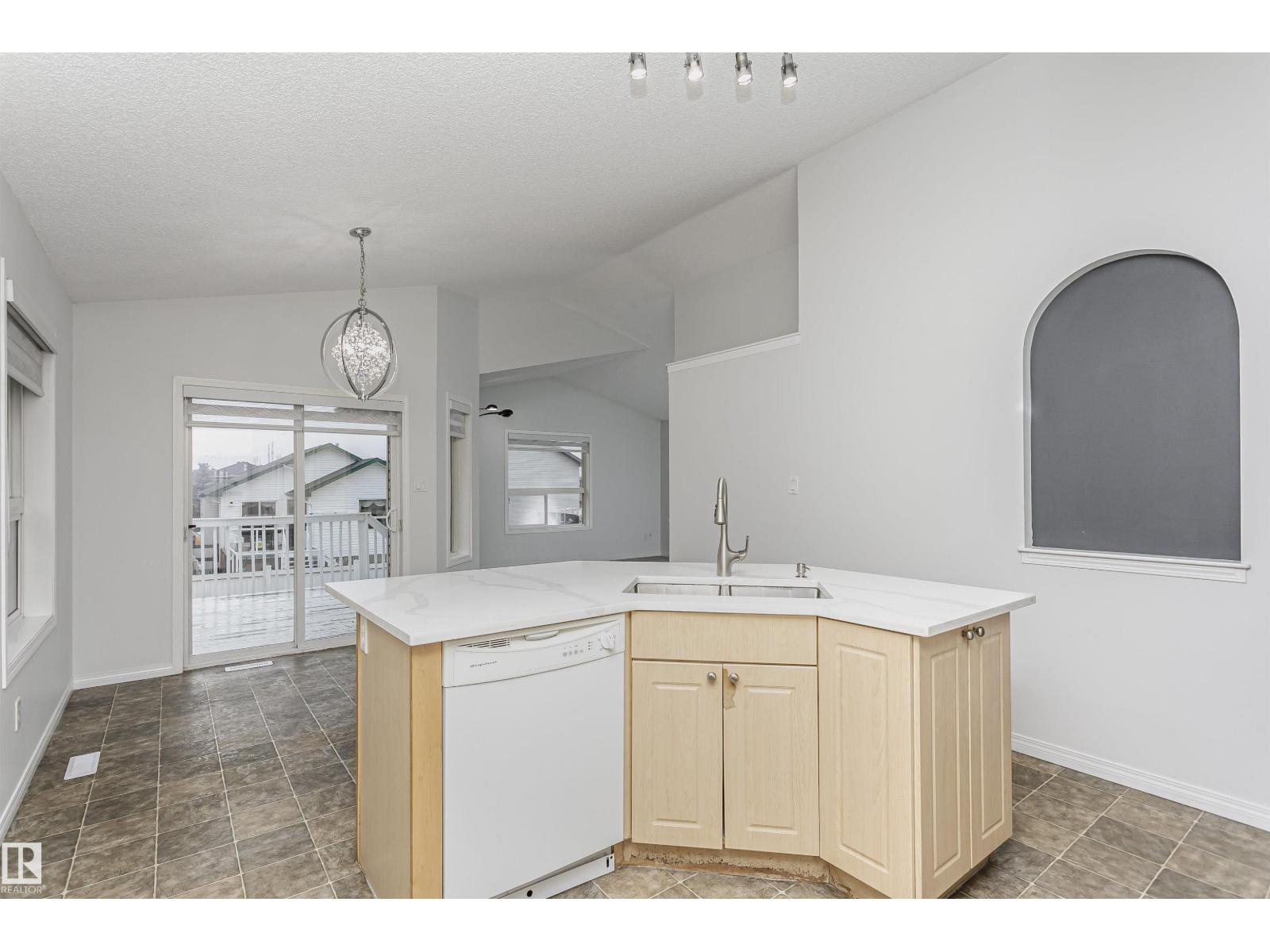 3248 21 St Nw, Edmonton, Alberta  T5T 1G2 - Photo 9 - E4465707