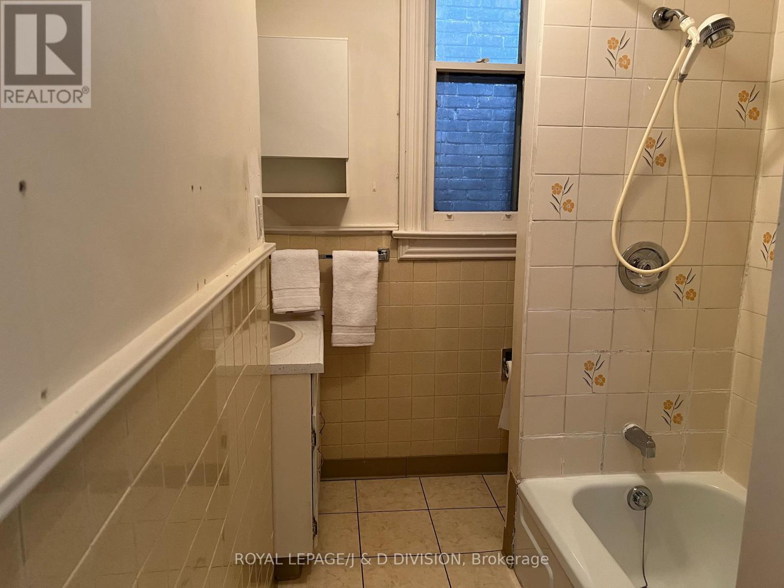 51 Chicora Avenue, Toronto, Ontario  M5R 1T7 - Photo 34 - C12439574