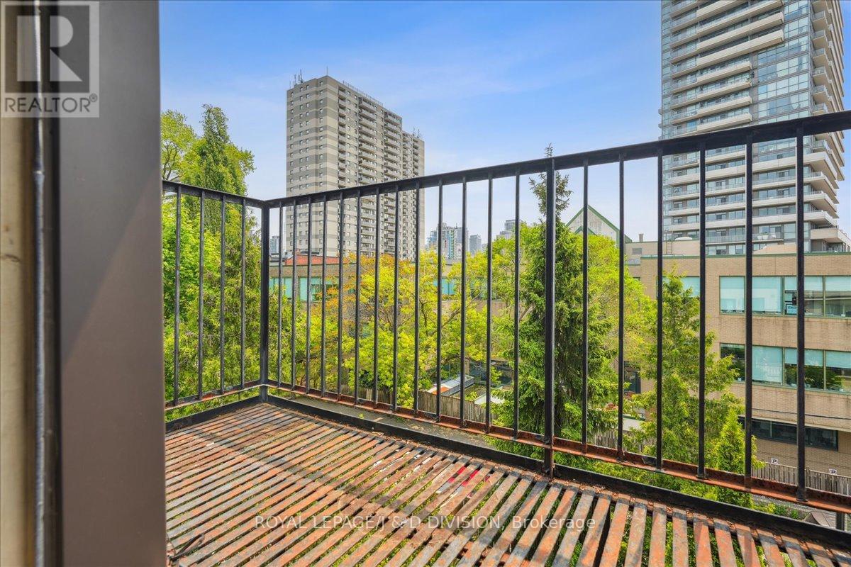 51 Chicora Avenue, Toronto, Ontario  M5R 1T7 - Photo 40 - C12439574