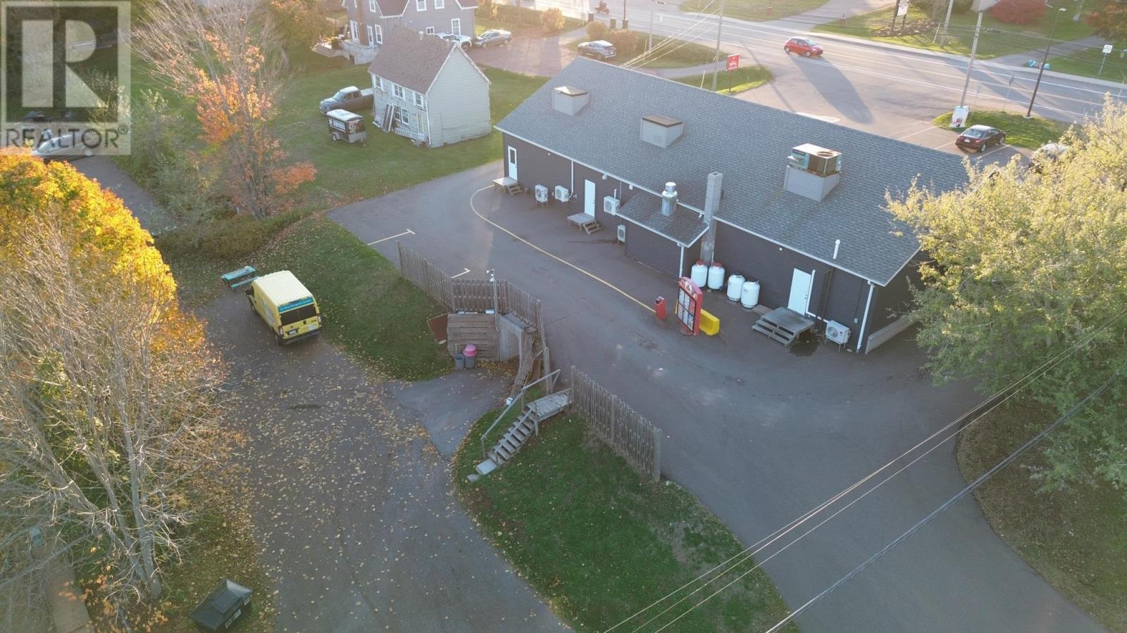 609 Main Street, Cornwall, Prince Edward Island  C0A 1H0 - Photo 18 - 202527864