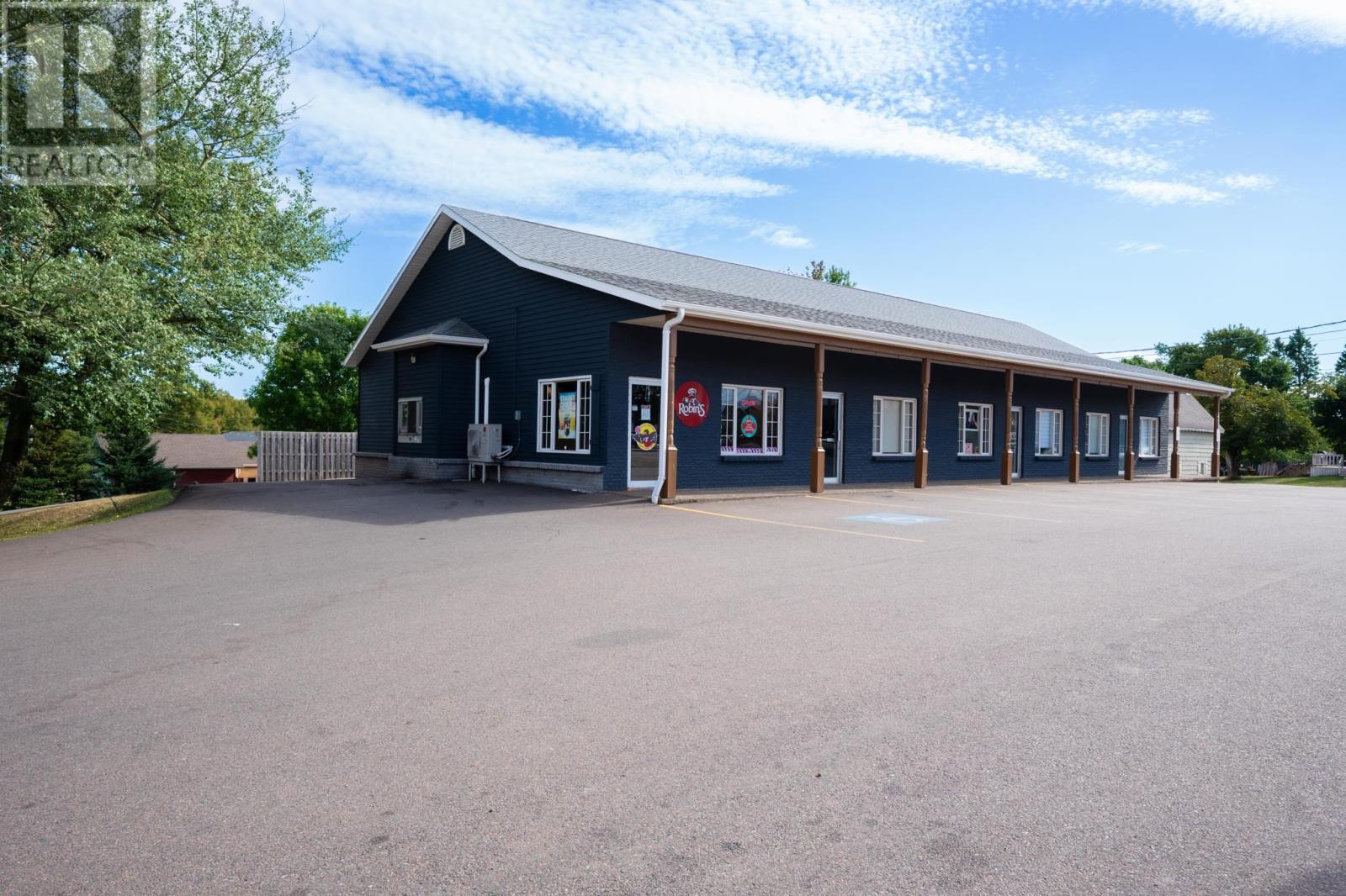 609 Main Street, Cornwall, Prince Edward Island  C0A 1H0 - Photo 8 - 202527864