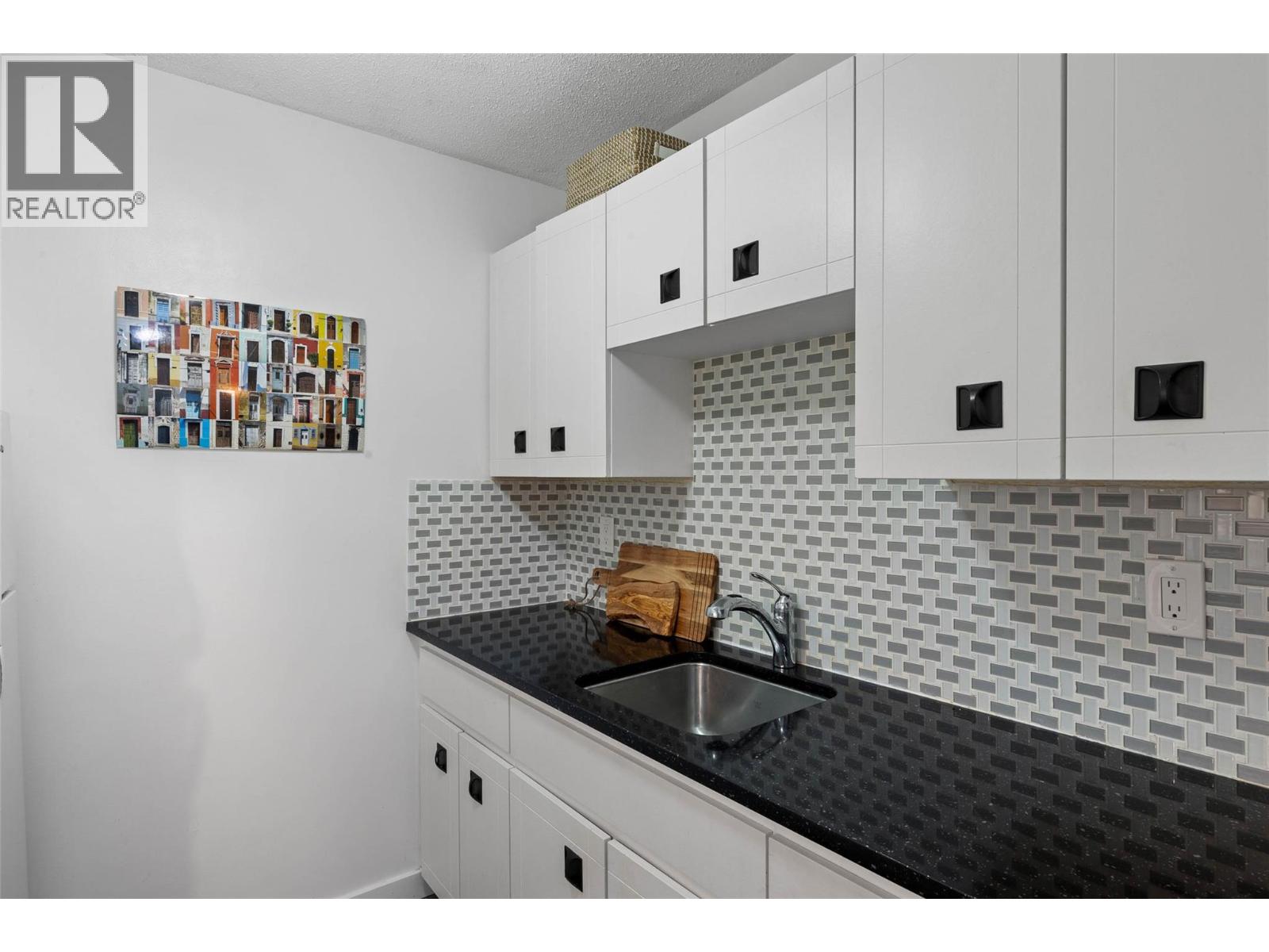 751 Grandview Terrace Unit# 206, Kamloops, British Columbia  V2C 6C9 - Photo 4 - 10369211