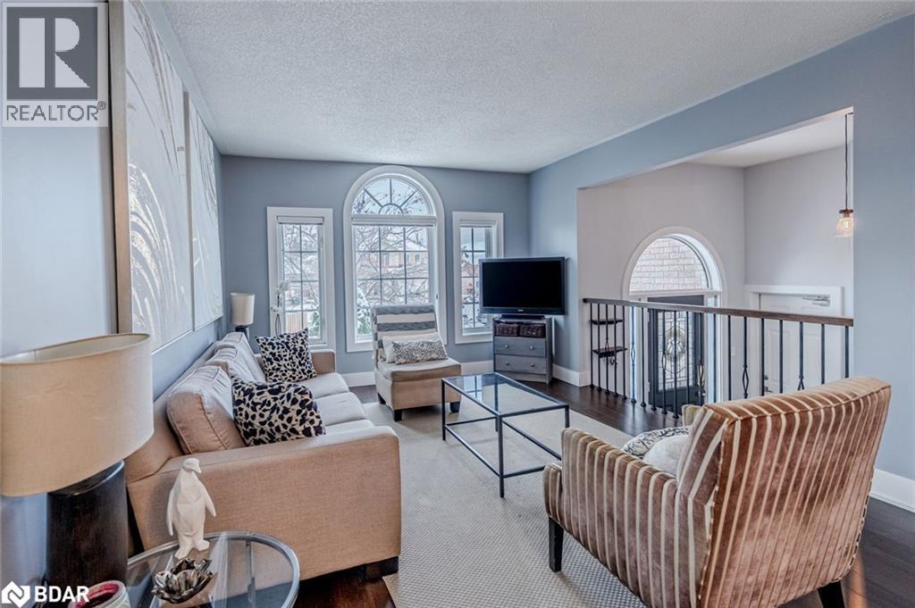 63 Mapleton Avenue, Barrie, Ontario L4N 7L7 - Photo 2 - 40787494