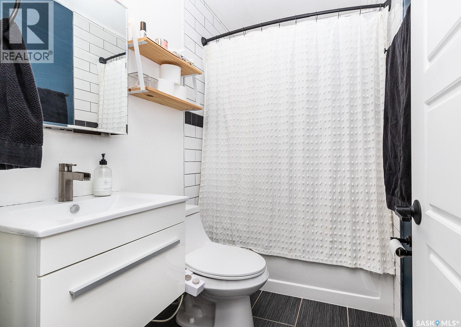 2212 York Avenue, Saskatoon, Saskatchewan  S7J 1J1 - Photo 13 - SK024007