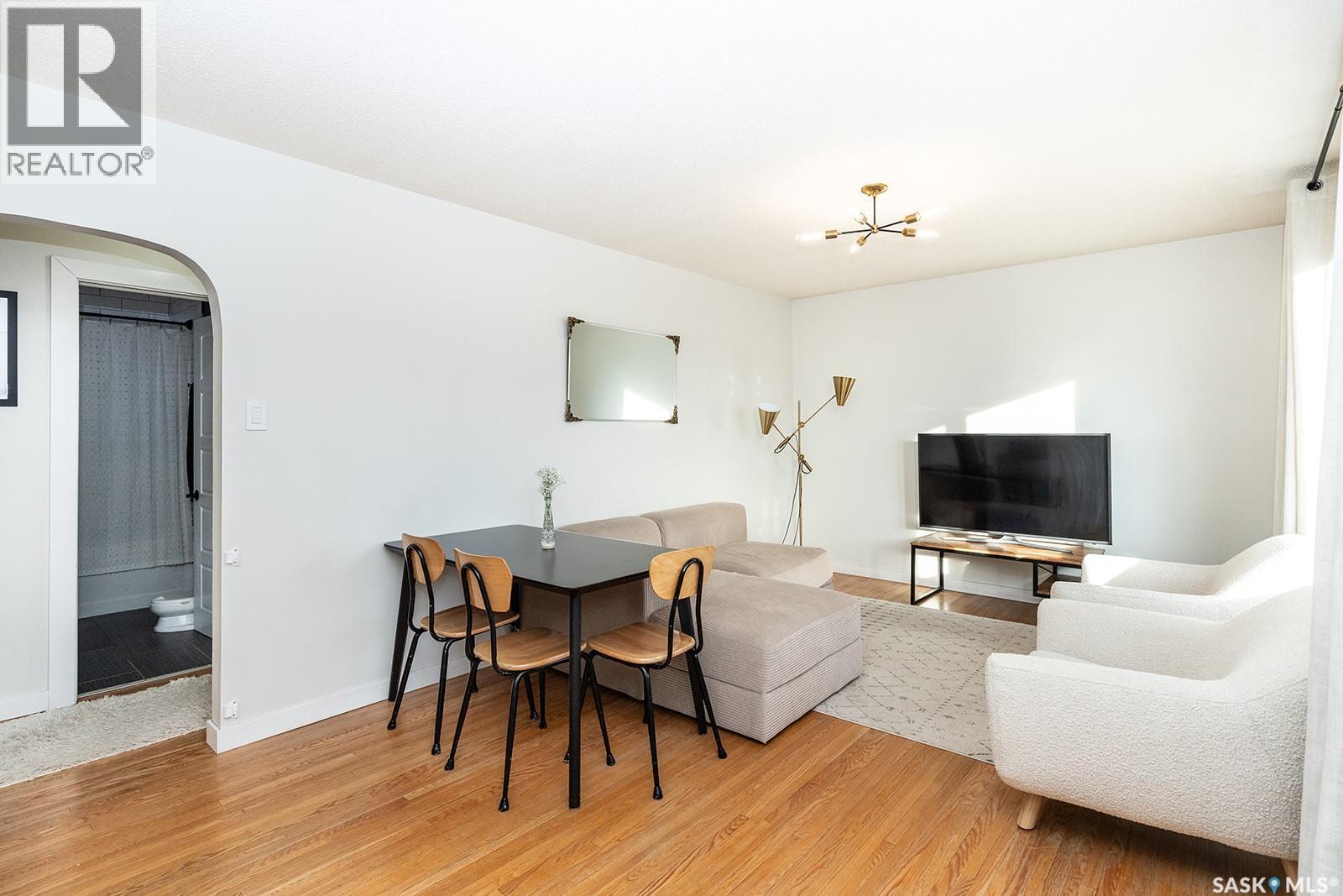 2212 York Avenue, Saskatoon, Saskatchewan  S7J 1J1 - Photo 5 - SK024007