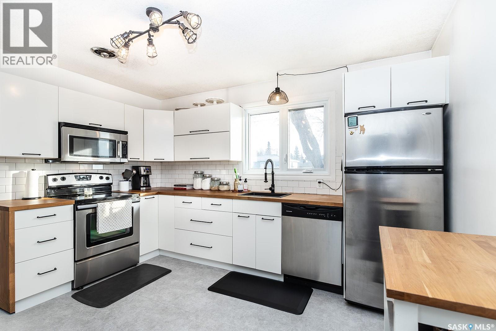 2212 York Avenue, Saskatoon, Saskatchewan  S7J 1J1 - Photo 7 - SK024007