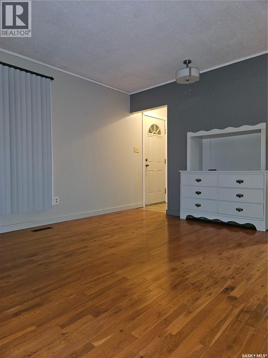 709 98th Avenue, Tisdale, Saskatchewan  S0E 1T0 - Photo 10 - SK023997