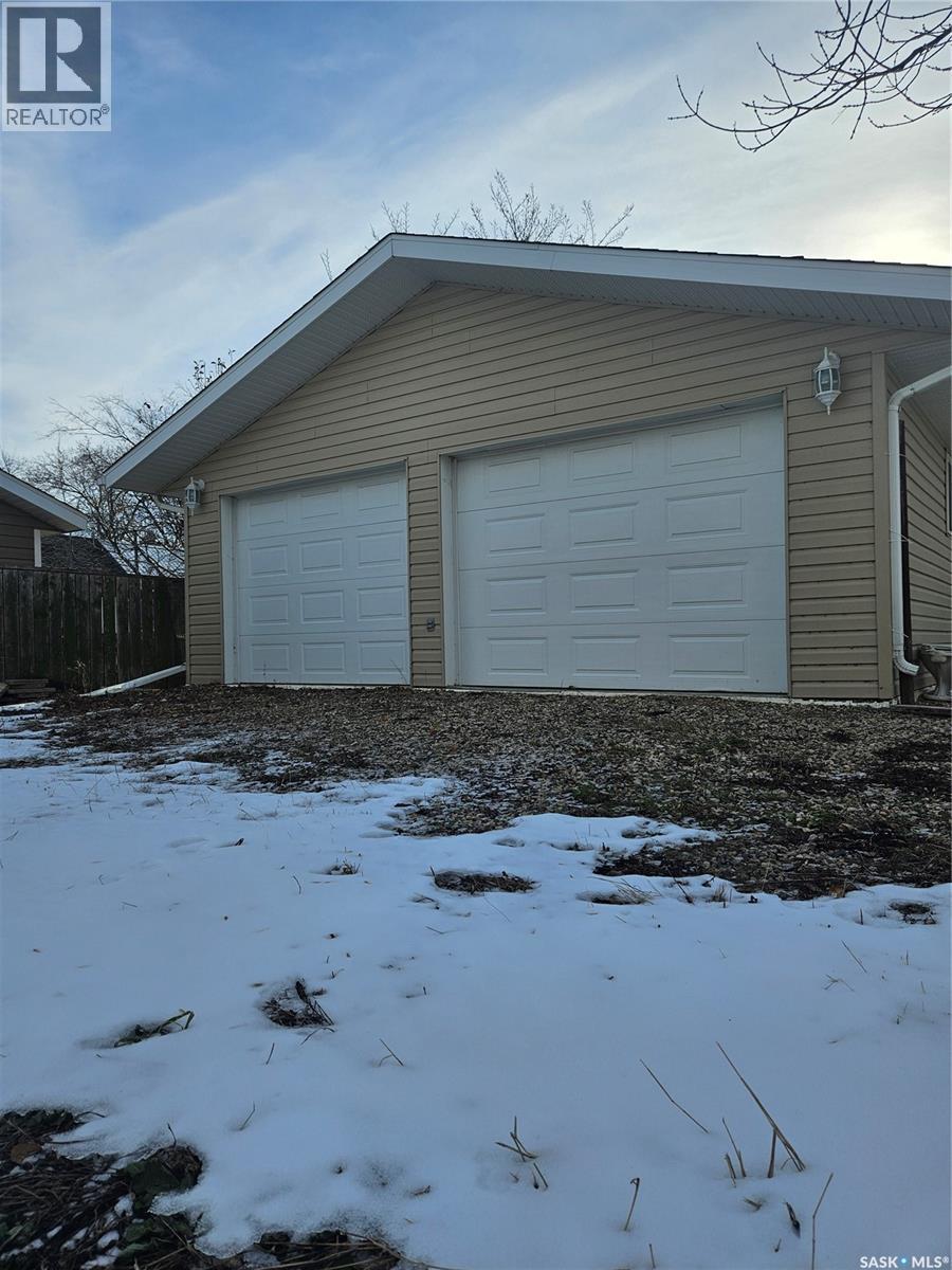 709 98th Avenue, Tisdale, Saskatchewan  S0E 1T0 - Photo 5 - SK023997