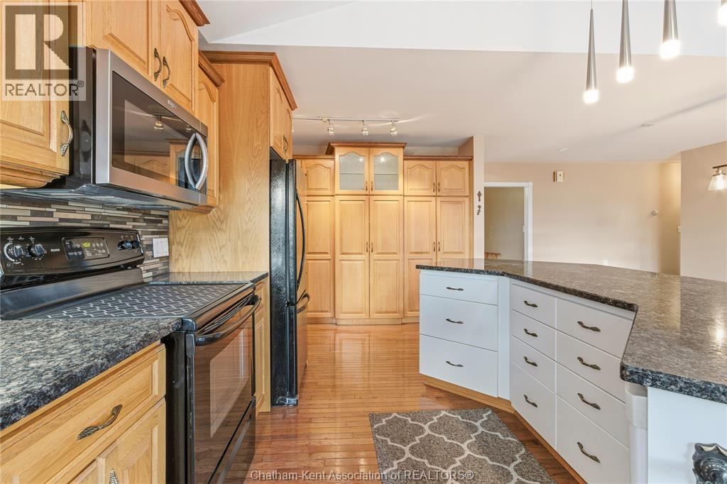 42 Lincoln Road, Chatham, Ontario N7M 4Y7 - Photo 13 - 25028780