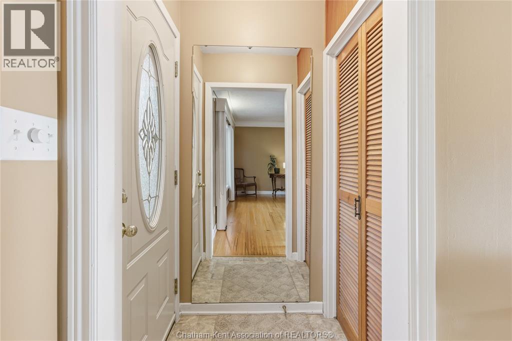 42 Lincoln Road, Chatham, Ontario N7M 4Y7 - Photo 9 - 25028780