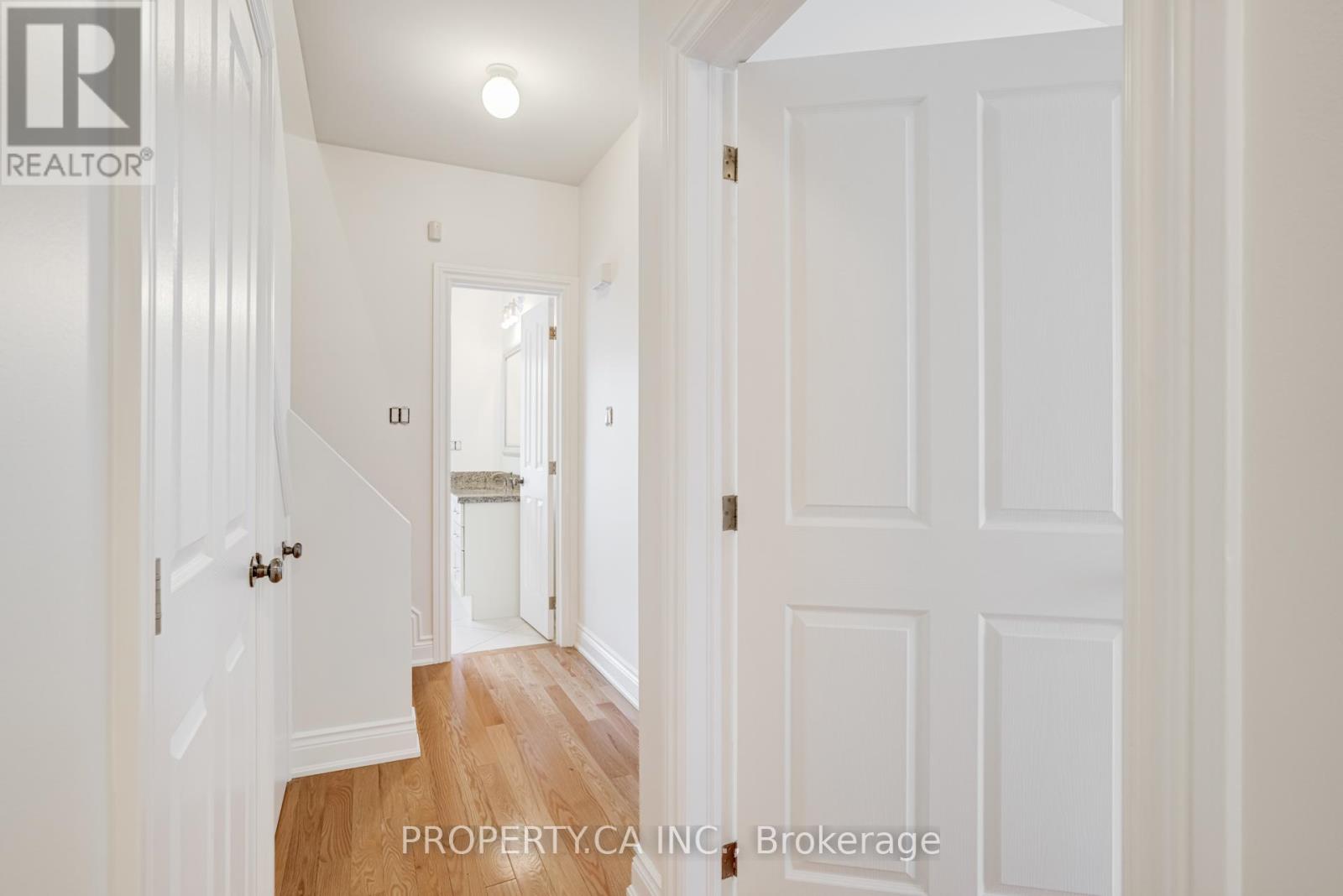 Upper - 21 D'arcy Street, Toronto, Ontario  M5T 1J8 - Photo 14 - C12544388