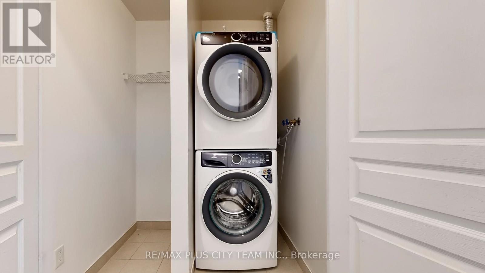 1818 - 352 Front Street W, Toronto, Ontario  M5V 0K3 - Photo 16 - C12544406