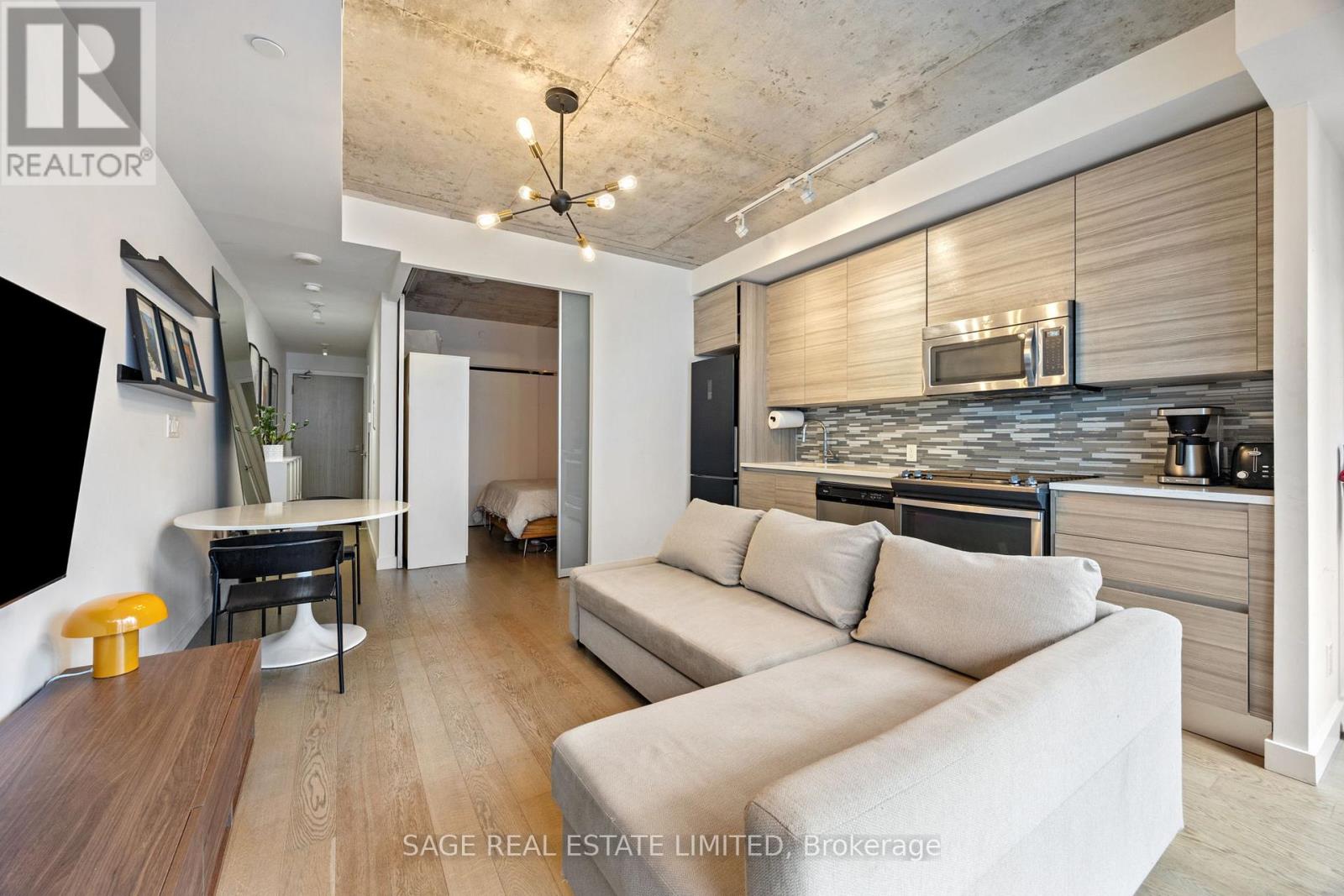 1214 - 111 Bathurst Street, Toronto, Ontario  M5V 0M9 - Photo 10 - C12544408