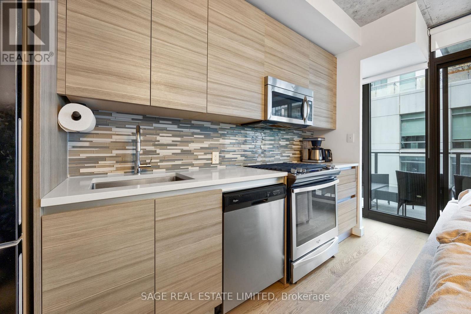 1214 - 111 Bathurst Street, Toronto, Ontario  M5V 0M9 - Photo 11 - C12544408