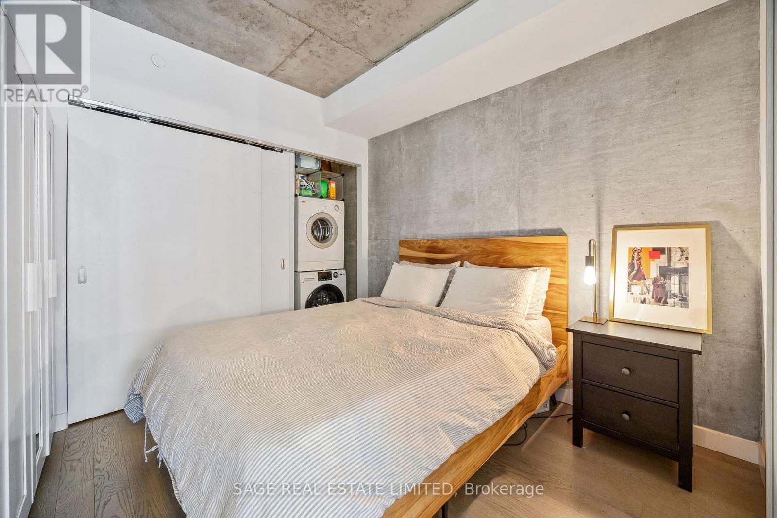 1214 - 111 Bathurst Street, Toronto, Ontario  M5V 0M9 - Photo 17 - C12544408