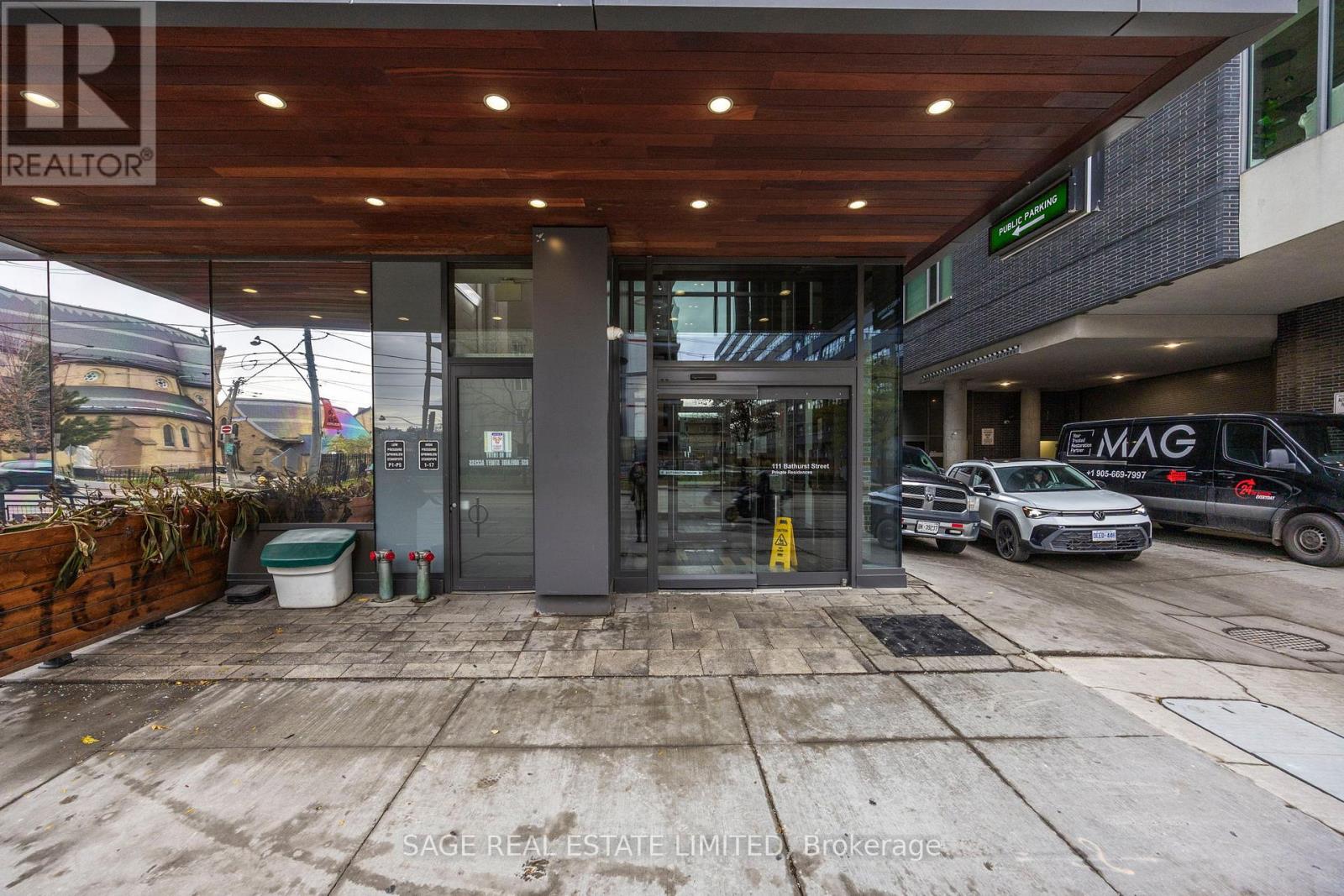 1214 - 111 Bathurst Street, Toronto, Ontario  M5V 0M9 - Photo 2 - C12544408