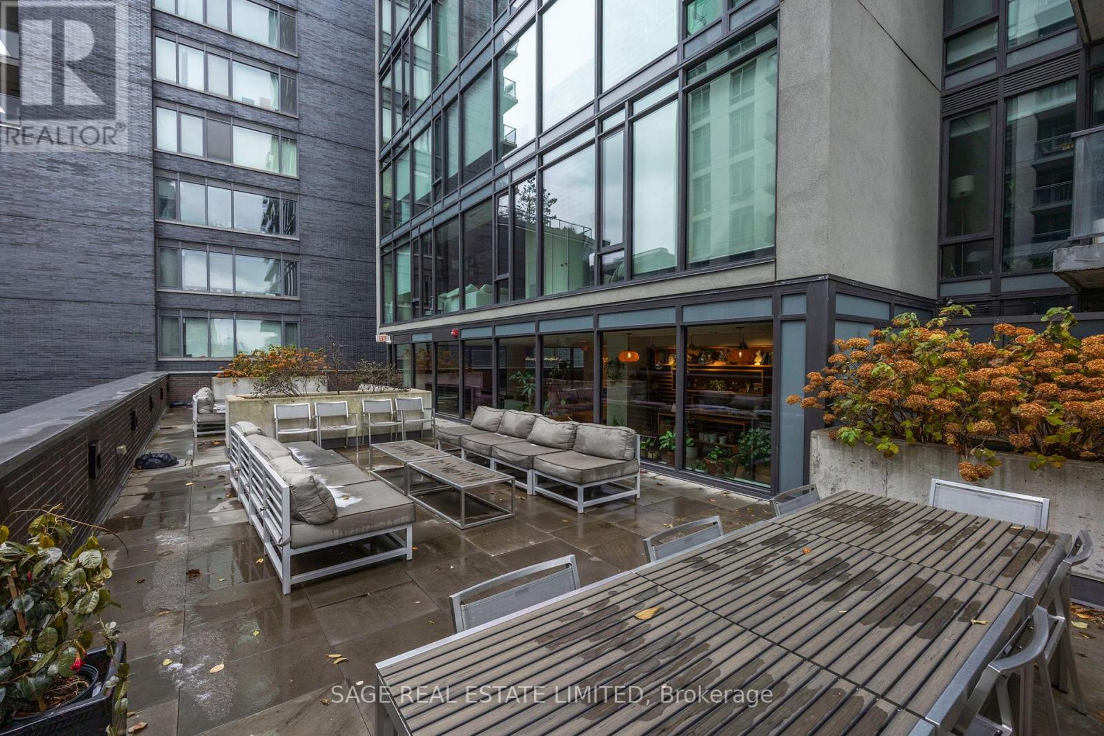 1214 - 111 Bathurst Street, Toronto, Ontario  M5V 0M9 - Photo 25 - C12544408