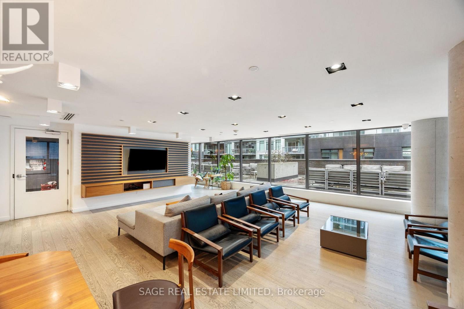 1214 - 111 Bathurst Street, Toronto, Ontario  M5V 0M9 - Photo 4 - C12544408