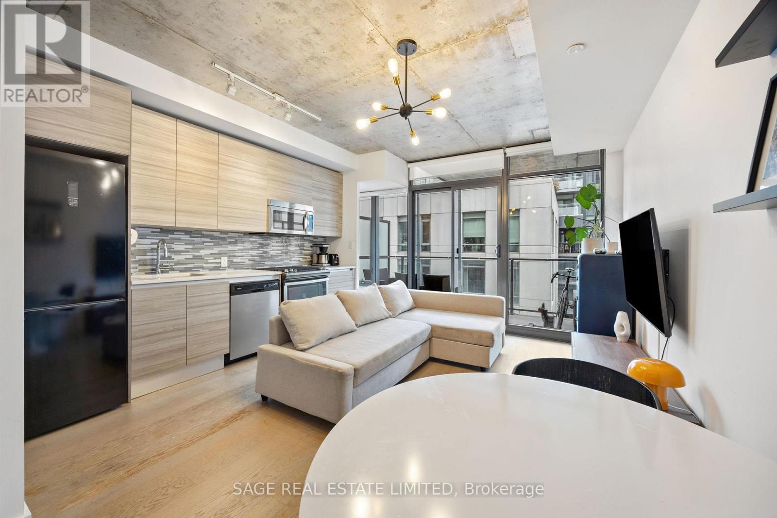 1214 - 111 Bathurst Street, Toronto, Ontario  M5V 0M9 - Photo 5 - C12544408