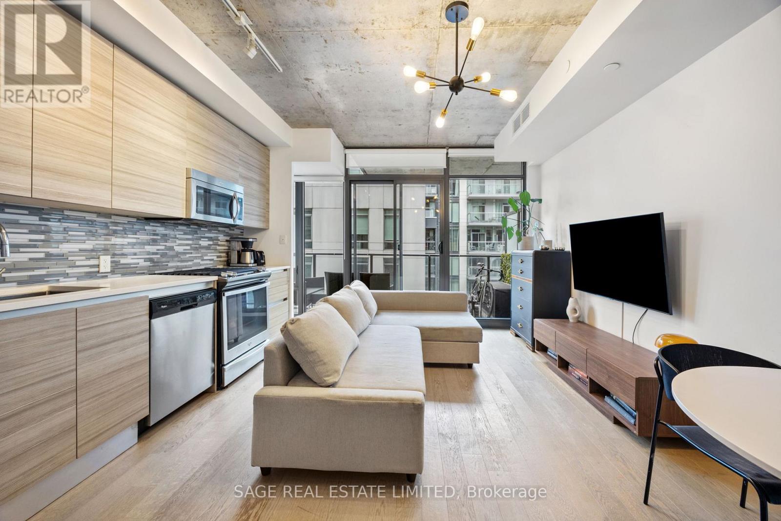 1214 - 111 Bathurst Street, Toronto, Ontario  M5V 0M9 - Photo 6 - C12544408