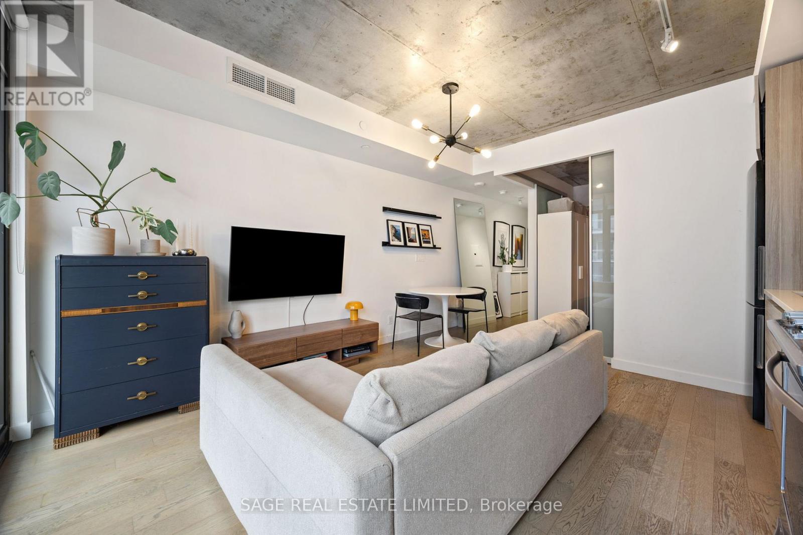 1214 - 111 Bathurst Street, Toronto, Ontario  M5V 0M9 - Photo 8 - C12544408