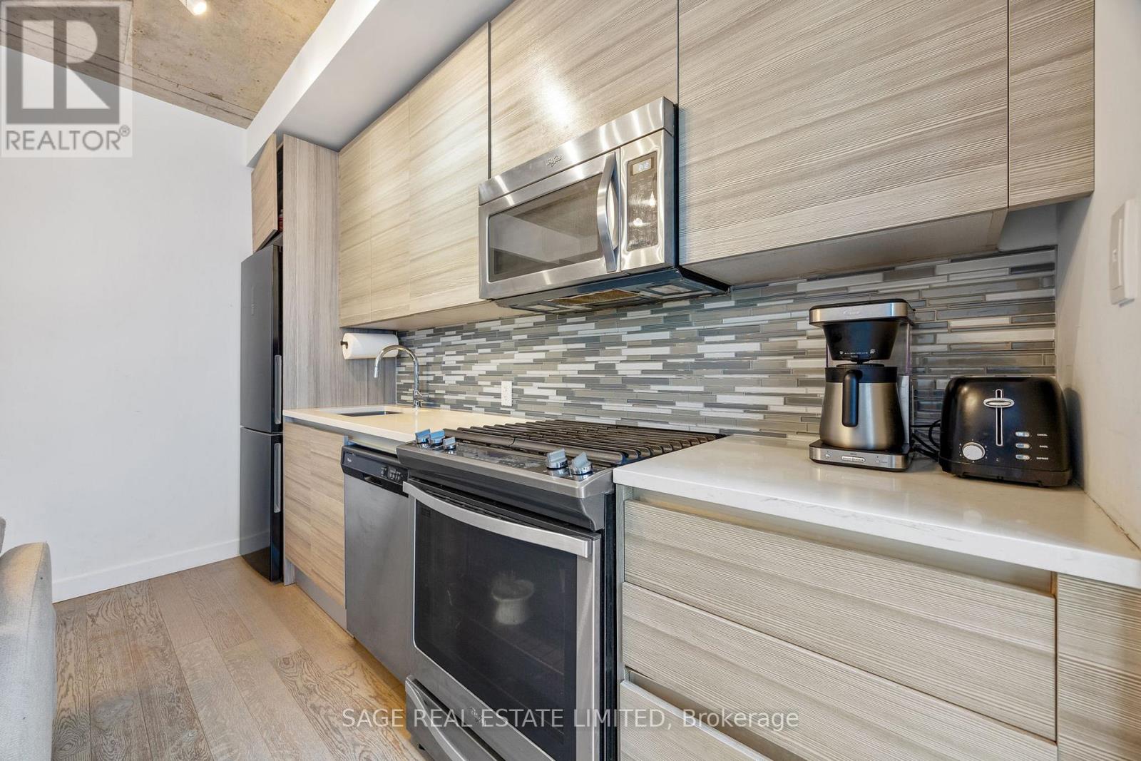 1214 - 111 Bathurst Street, Toronto, Ontario  M5V 0M9 - Photo 9 - C12544408