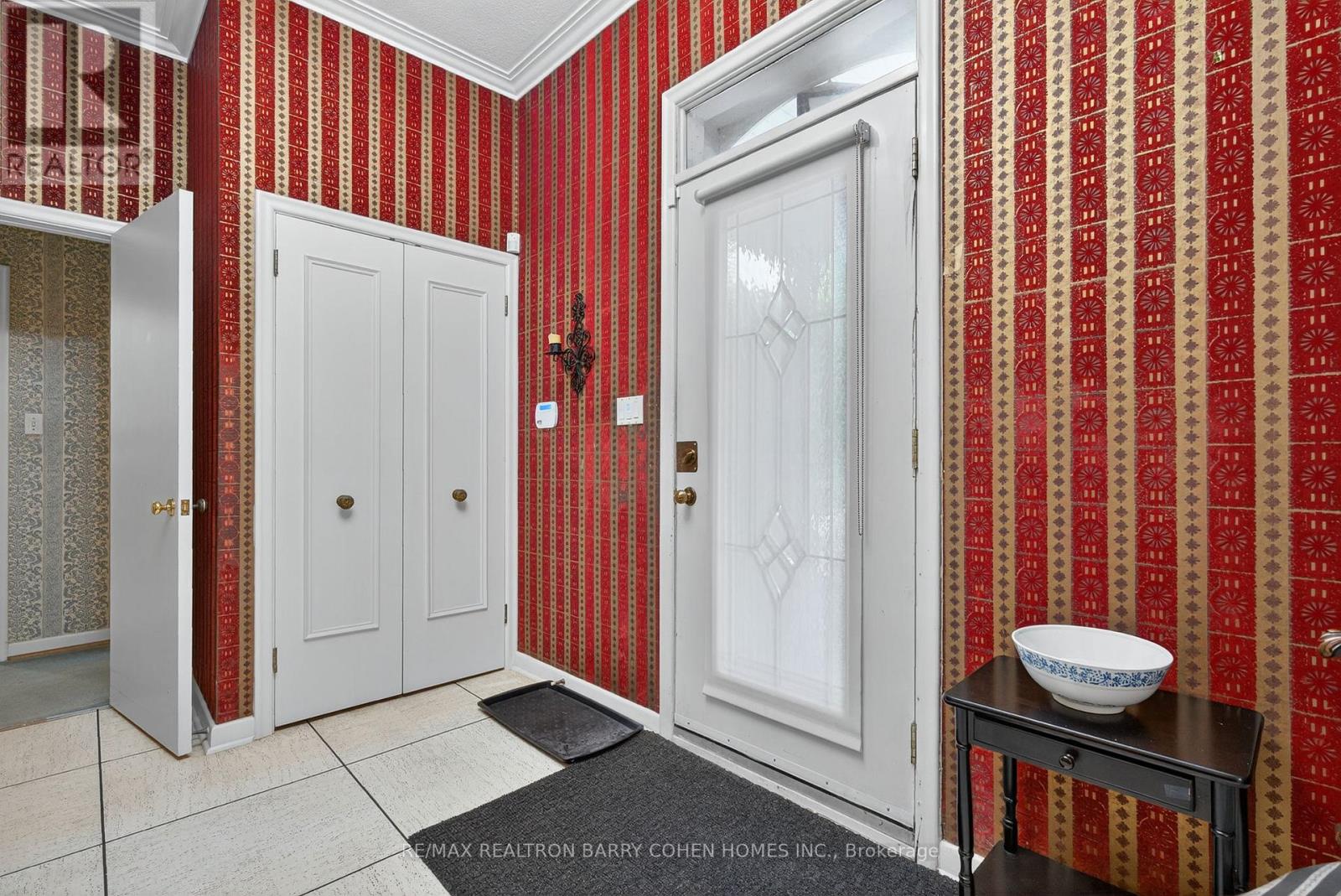 6 Gerald Street, Toronto, Ontario  M2L 2M5 - Photo 5 - C12544416