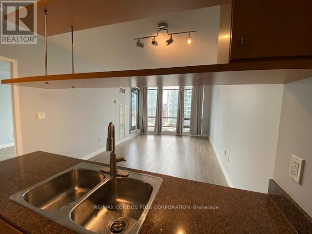 1905 - 3 Navy Wharf Court, Toronto, Ontario  M5V 3V1 - Photo 9 - C12544458