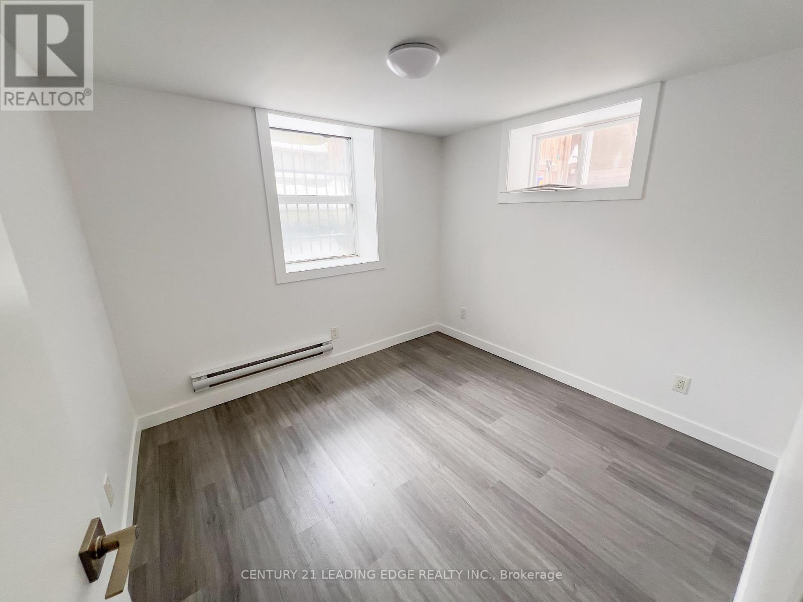 Lower - 1a Leonard Avenue, Toronto, Ontario  M5T 2P8 - Photo 12 - C12544478